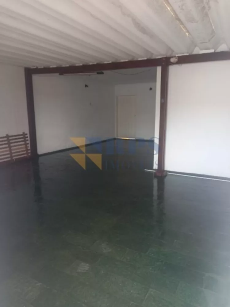 Casa à venda com 3 quartos, 207m² - Foto 3