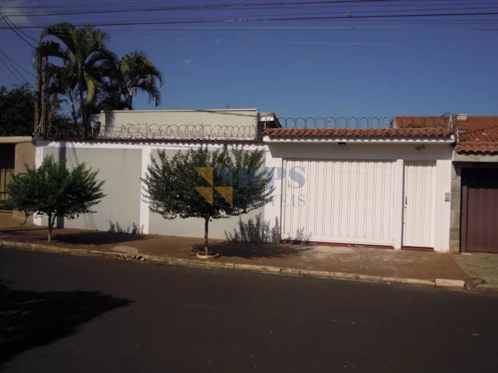 Casa à venda com 2 quartos, 200m² - Foto 1