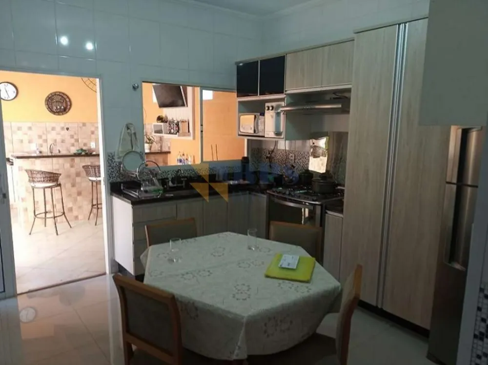 Casa, 3 quartos, 205 m² - Foto 6