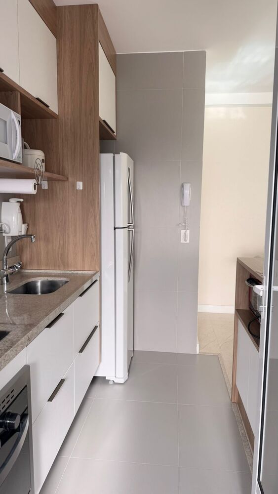 Apartamento à venda com 2 quartos, 64m² - Foto 3