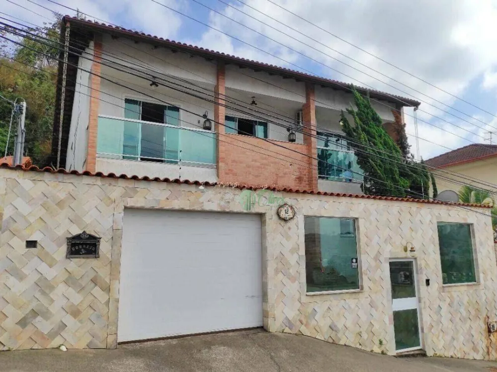 Casa, 4 quartos, 258 m² - Foto 1