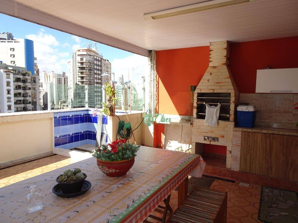 Cobertura à venda com 3 quartos, 202m² - Foto 2