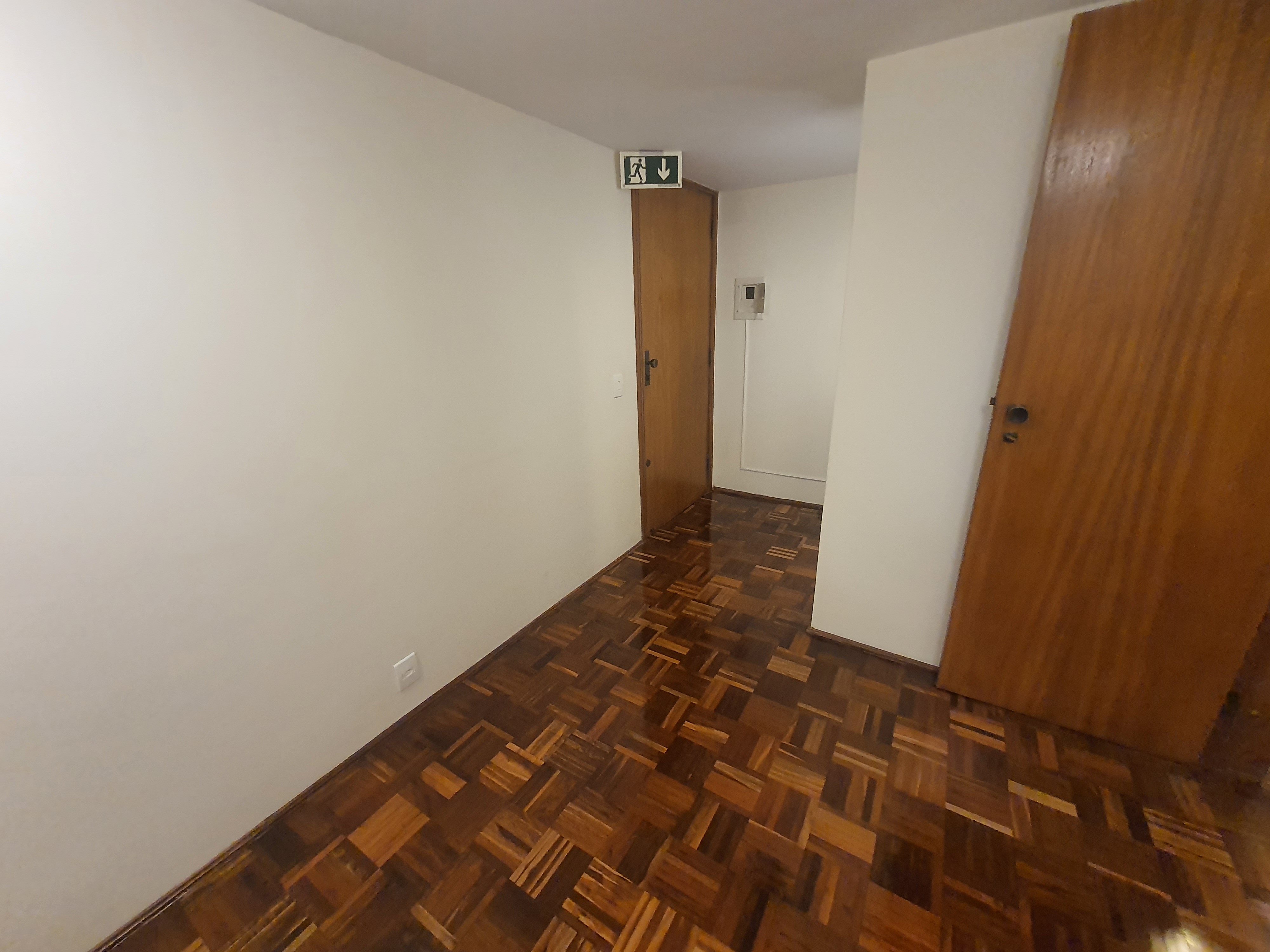 Conjunto Comercial-Sala à venda com 8 quartos, 108m² - Foto 3