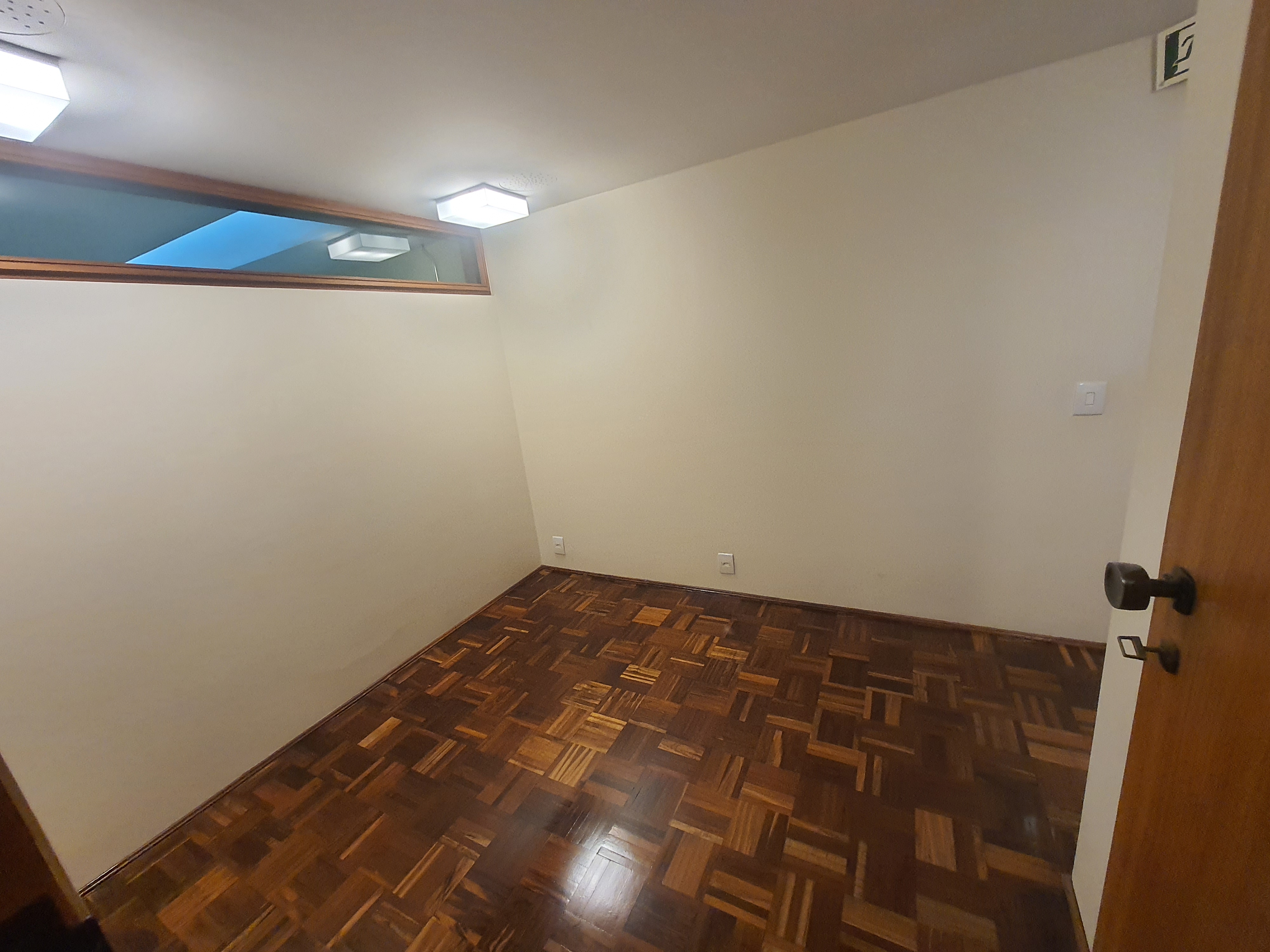 Conjunto Comercial-Sala à venda com 8 quartos, 108m² - Foto 17