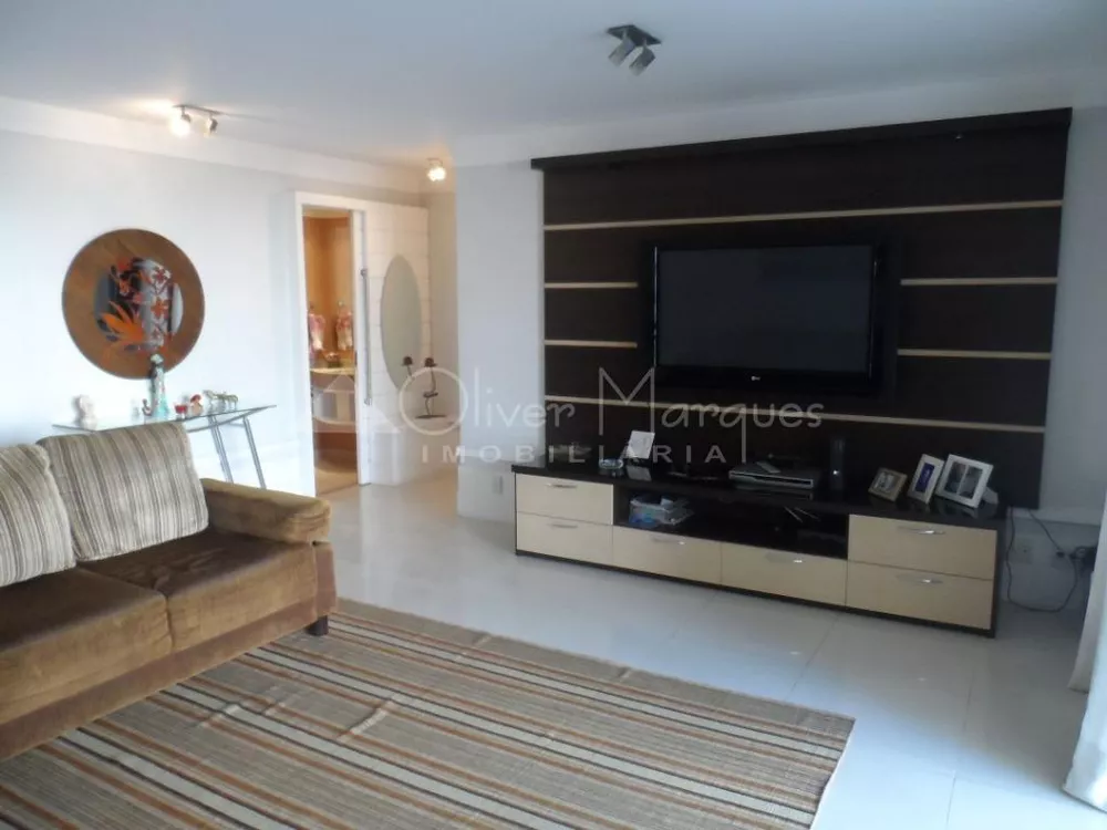 Apartamento, 3 quartos, 190 m² - Foto 1