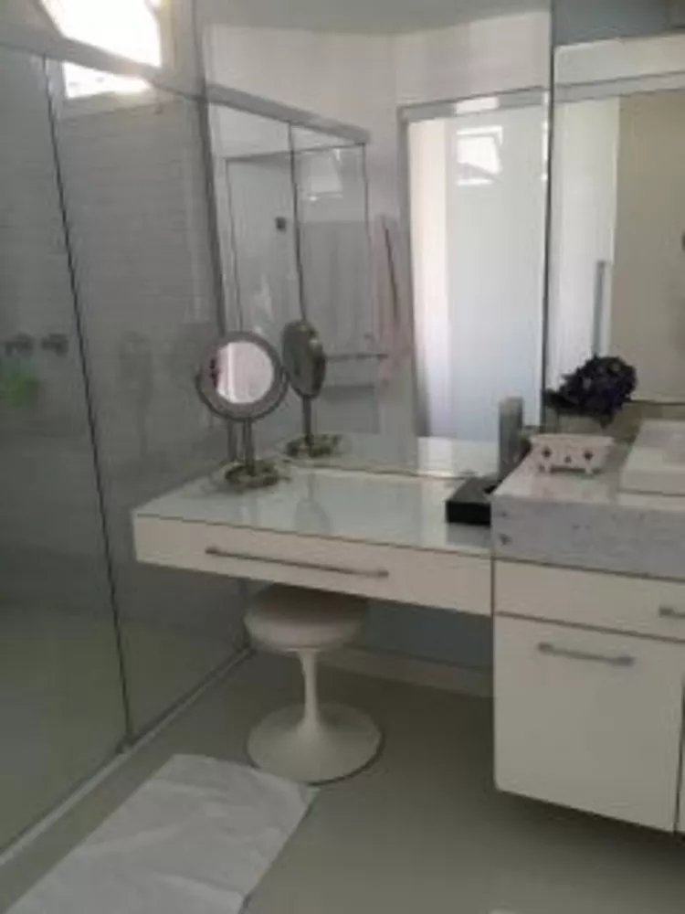 Casa, 3 quartos, 201 m² - Foto 1
