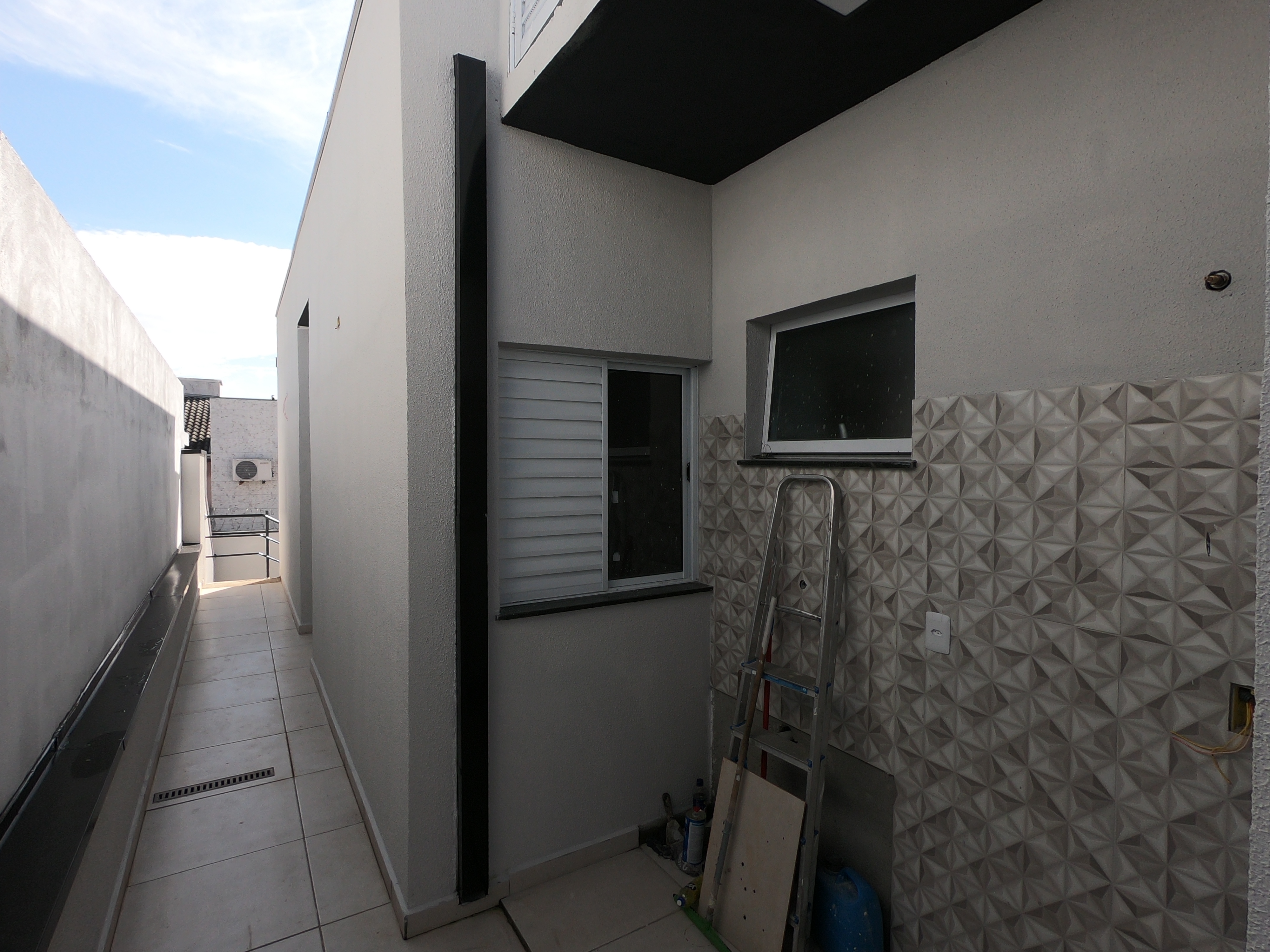 Casa à venda com 2 quartos, 60m² - Foto 18