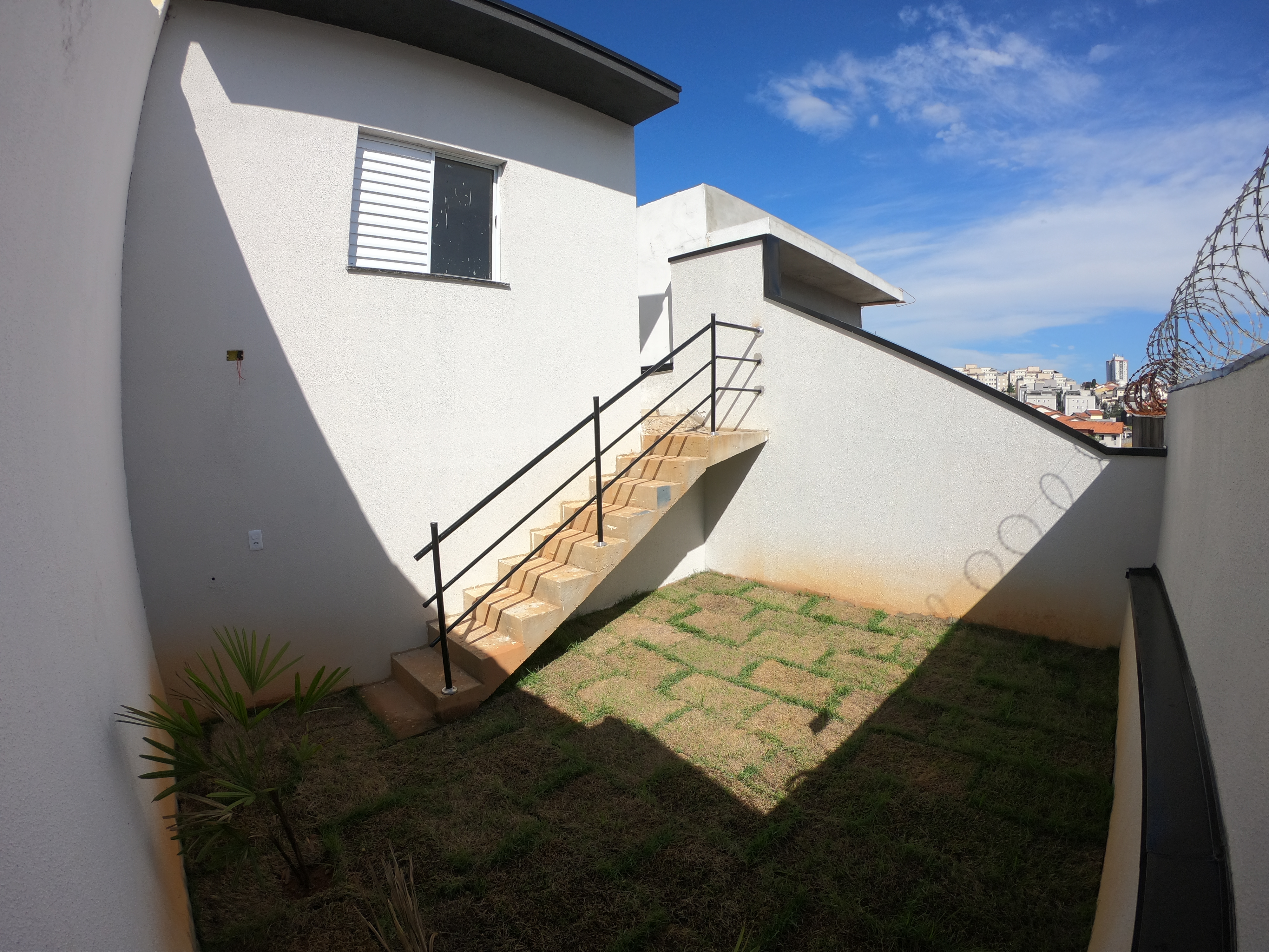 Casa à venda com 2 quartos, 60m² - Foto 11