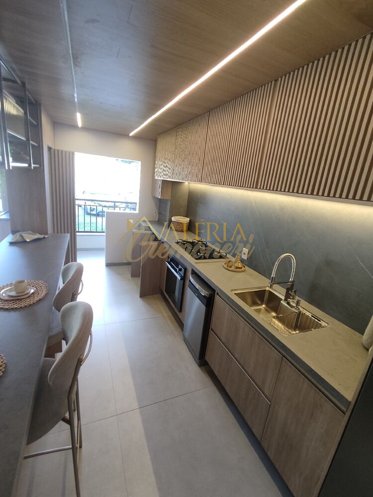 Apartamento à venda com 3 quartos, 114m² - Foto 2