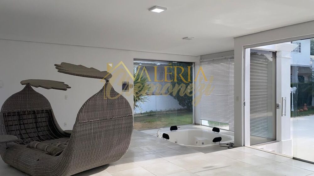 Chácara à venda com 4 quartos, 931m² - Foto 1