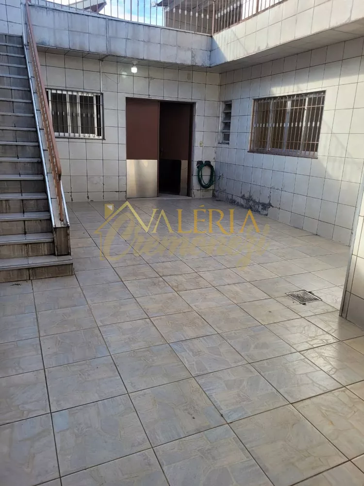 Casa, 3 quartos, 324 m² - Foto 1