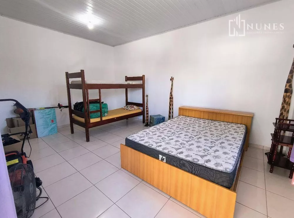 Casa, 3 quartos, 171 m² - Foto 2