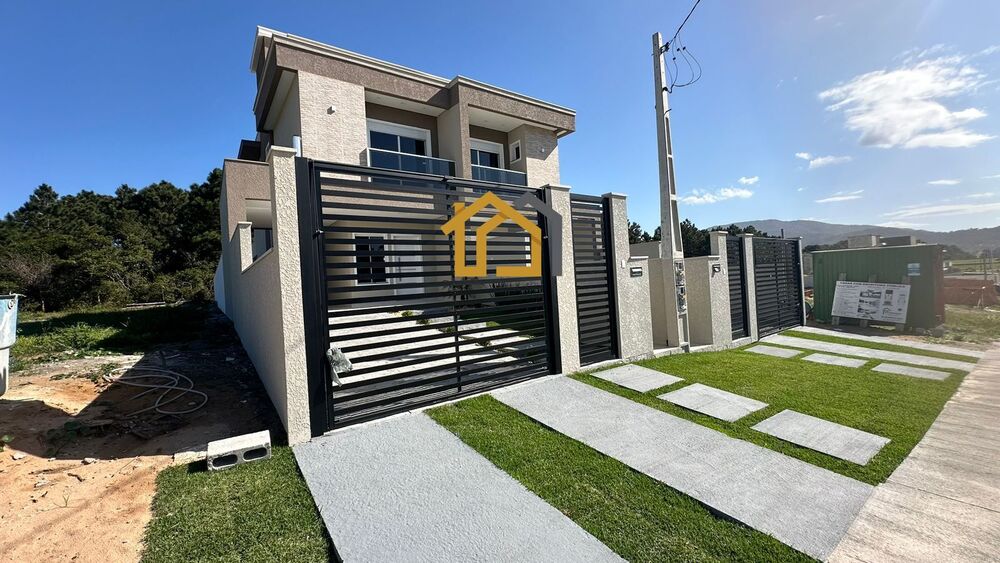 Casa à venda com 3 quartos, 206m² - Foto 1