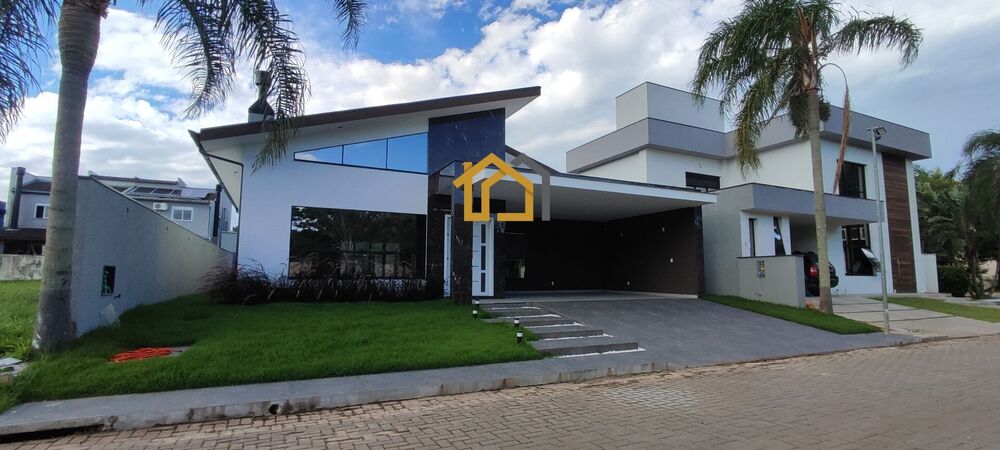 Casa à venda com 3 quartos, 208m² - Foto 1