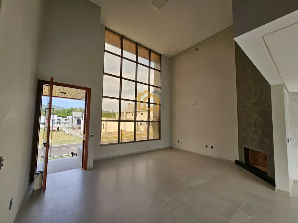Casa, 4 quartos, 250 m² - Foto 1