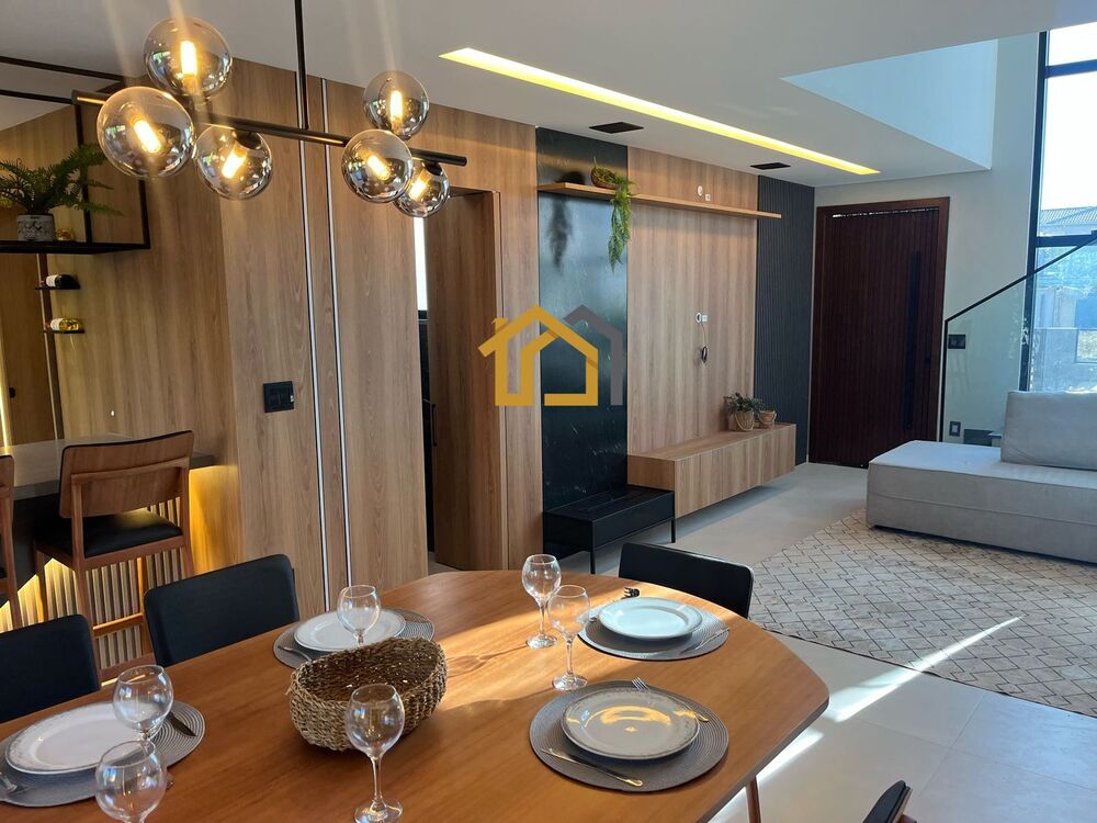 Casa à venda com 3 quartos, 190m² - Foto 2