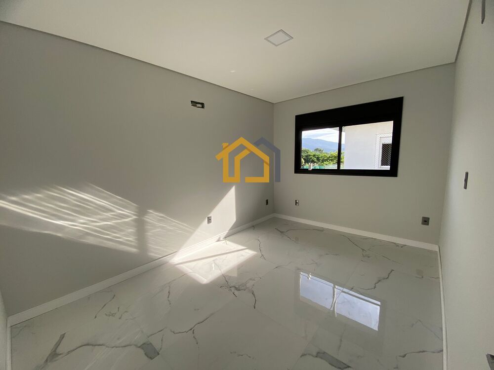 Casa à venda com 4 quartos, 239m² - Foto 9