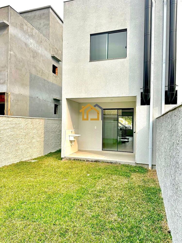 Casa à venda com 2 quartos, 103m² - Foto 9