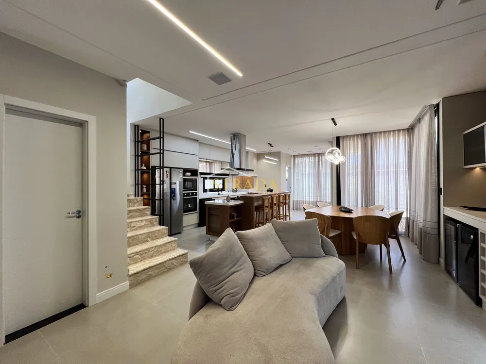 Casa, 3 quartos, 192 m² - Foto 2