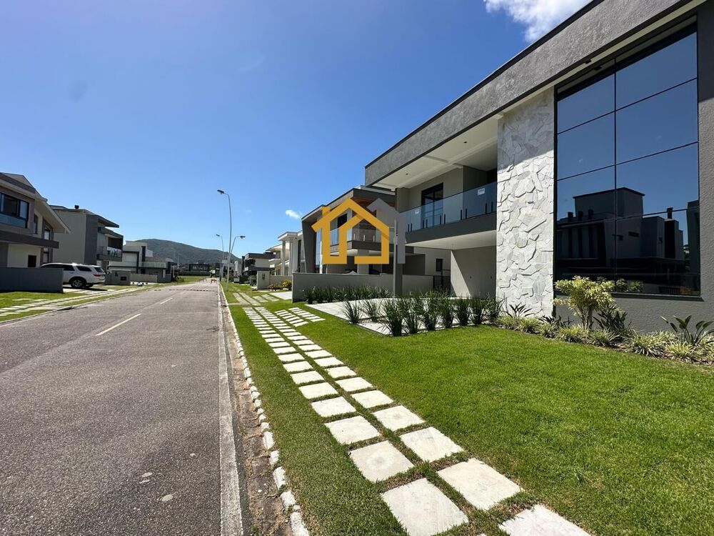 Casa à venda com 4 quartos, 375m² - Foto 1
