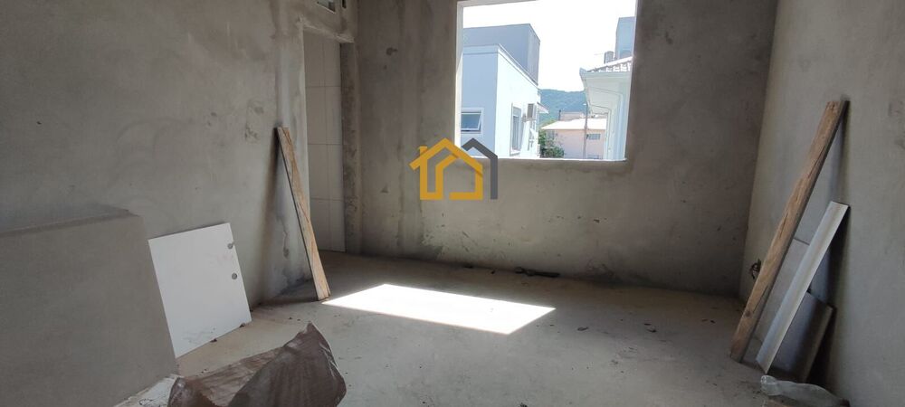Casa à venda com 4 quartos, 174m² - Foto 1