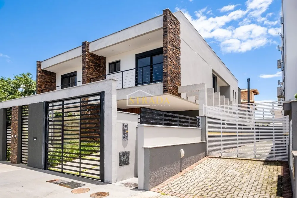 Casa, 3 quartos, 237 m² - Foto 1