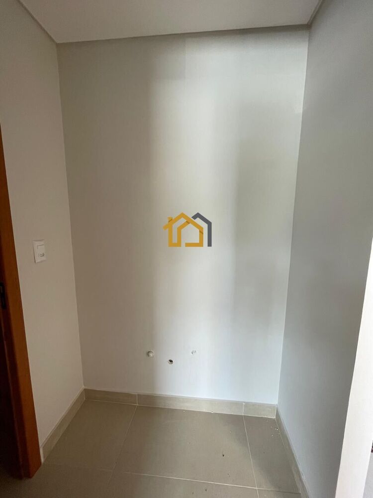 Casa à venda com 2 quartos, 110m² - Foto 4