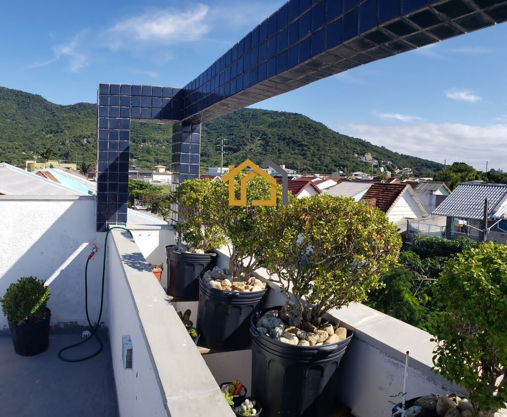 Casa à venda com 3 quartos, 140m² - Foto 2