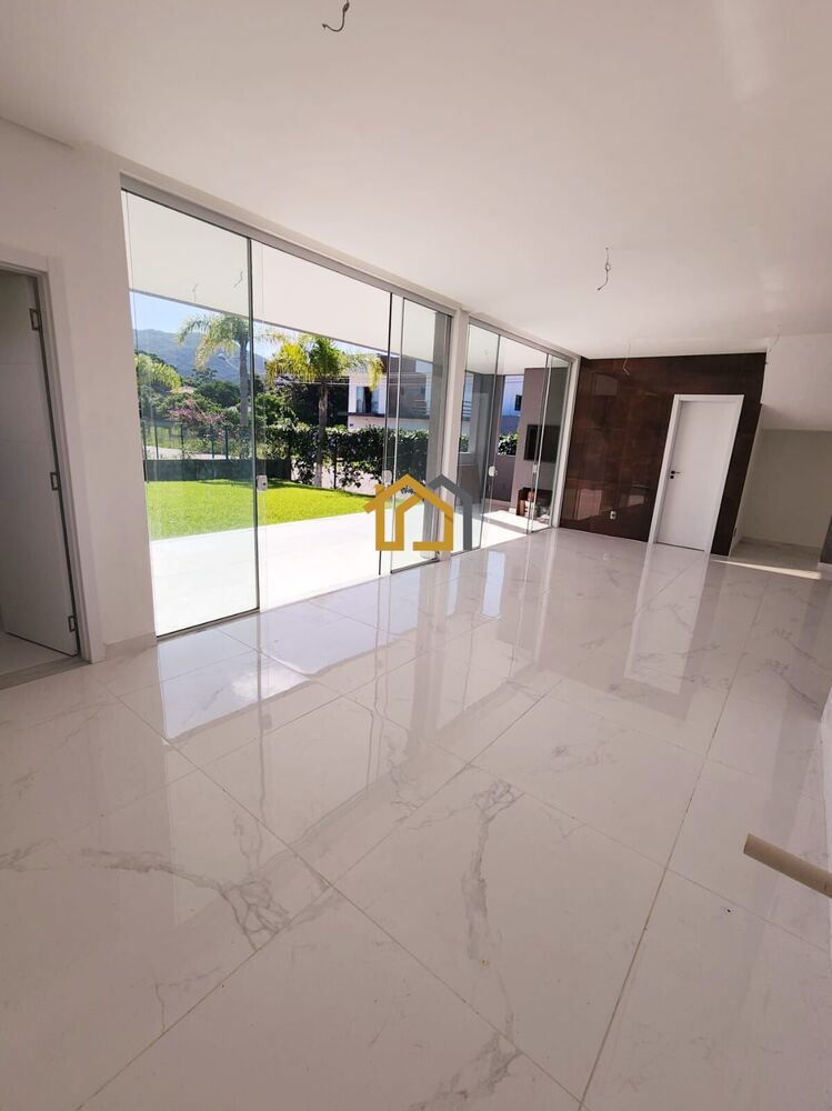 Casa à venda com 3 quartos, 127m² - Foto 2