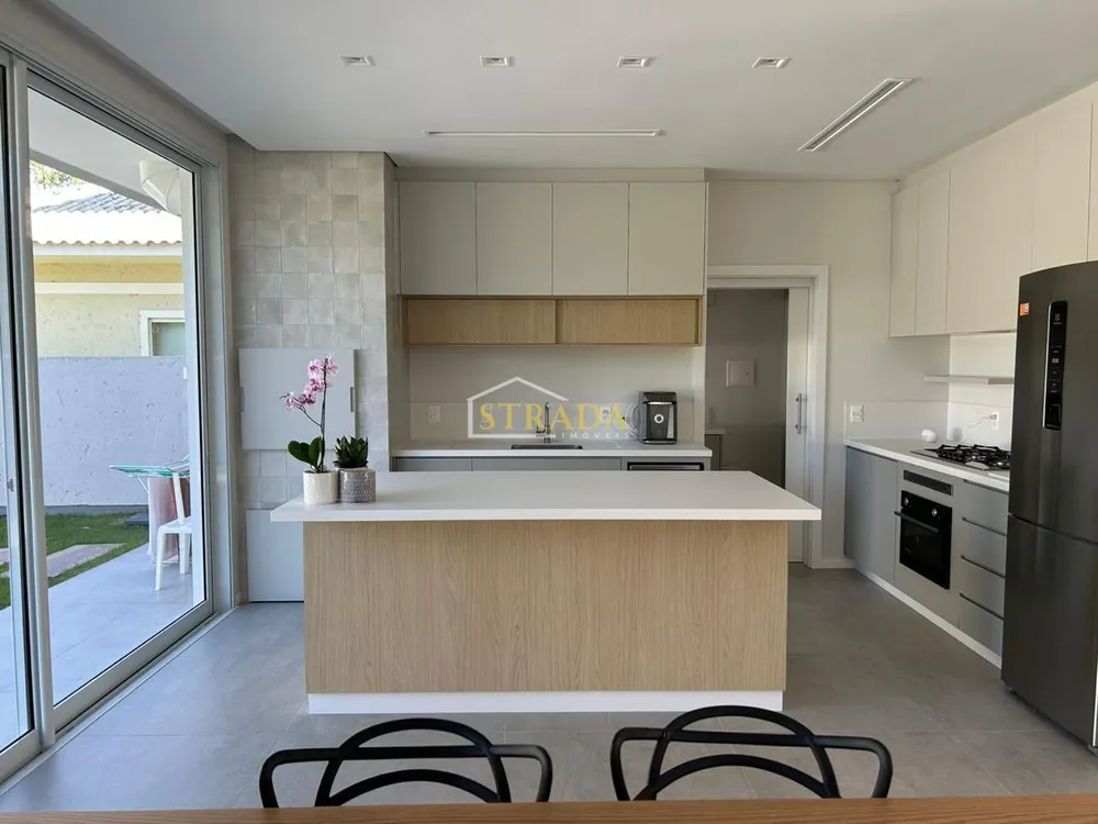 Casa, 3 quartos, 226 m² - Foto 1