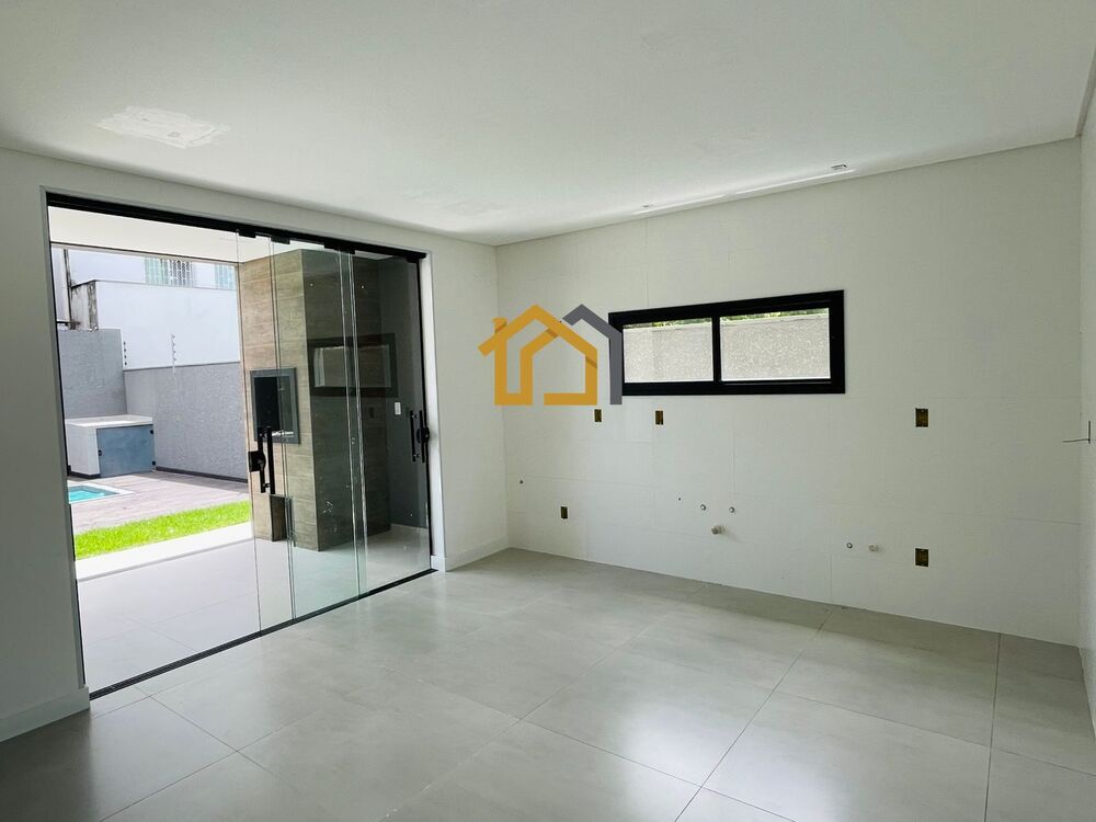 Casa à venda com 3 quartos, 172m² - Foto 4