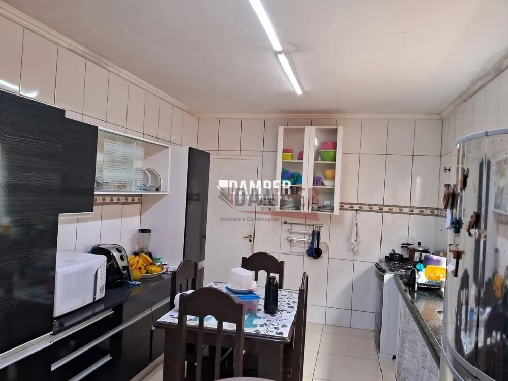 Casa, 4 quartos, 250 m² - Foto 1