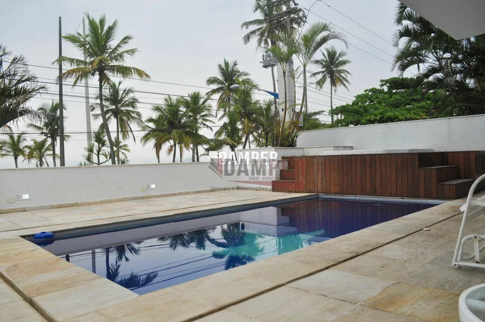 Sobrado, 8 quartos, 585 m² - Foto 1