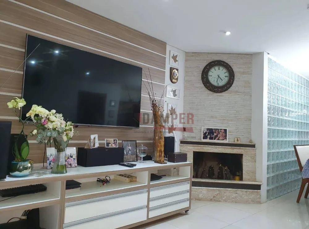 Sobrado, 3 quartos, 228 m² - Foto 2