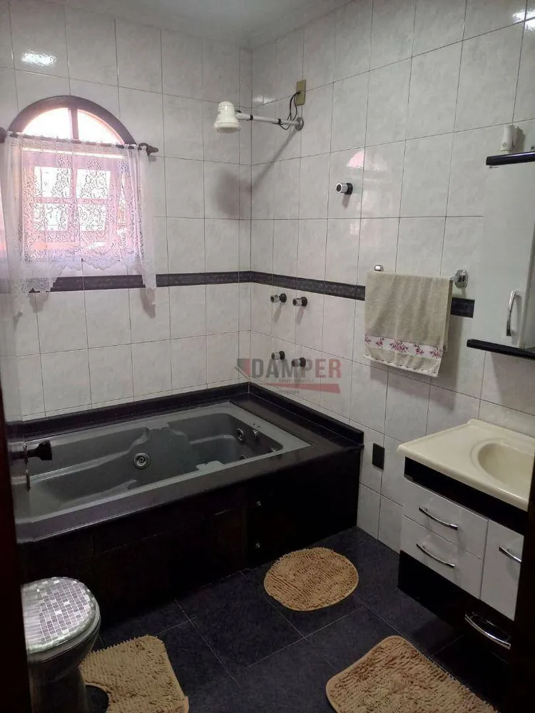 Casa, 3 quartos, 200 m² - Foto 9