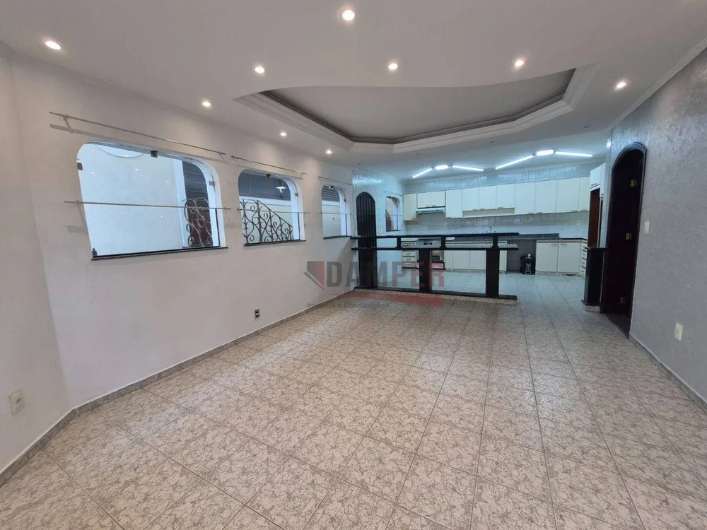 Sobrado, 3 quartos, 319 m² - Foto 2