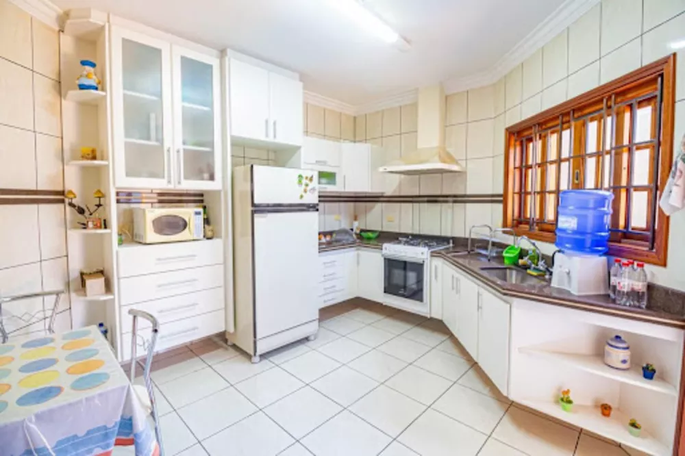 Casa, 4 quartos, 275 m² - Foto 1