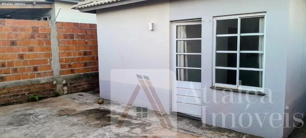 Casa à venda com 2 quartos, 180m² - Foto 1