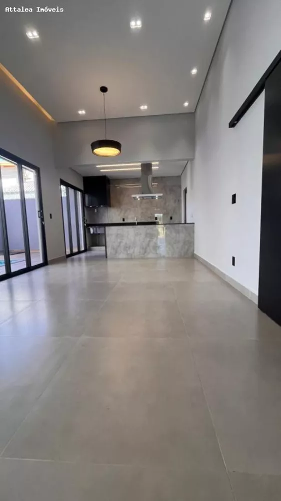 Casa à venda com 3 quartos, 205m² - Foto 3