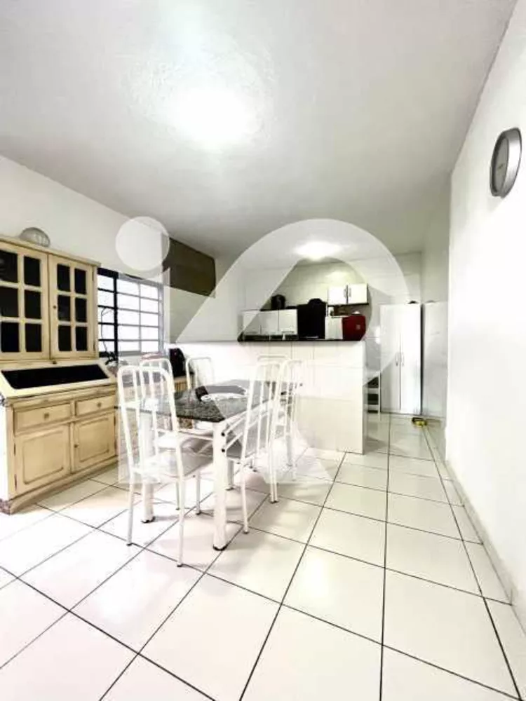 Casa de Vila à venda com 3 quartos, 216m² - Foto 7