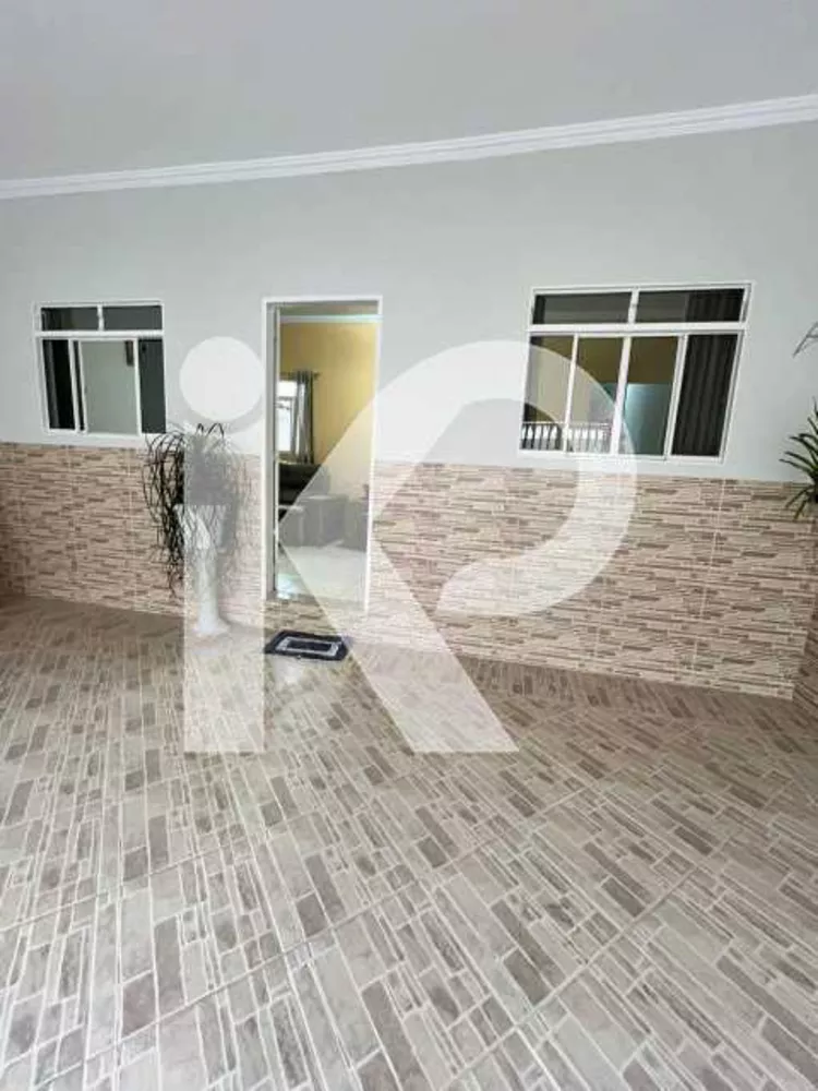 Casa à venda com 4 quartos, 126m² - Foto 1