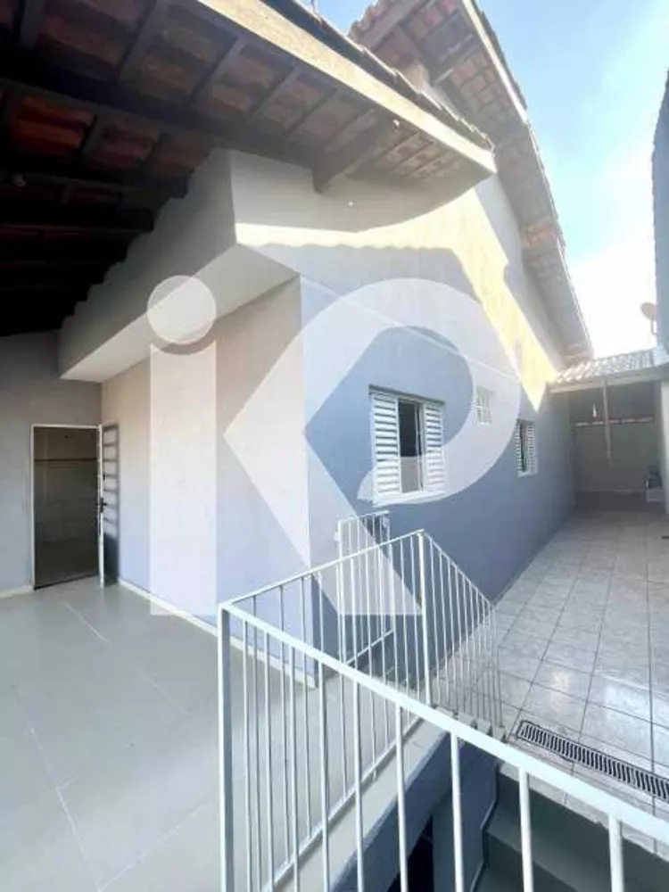 Casa à venda com 3 quartos, 178m² - Foto 2