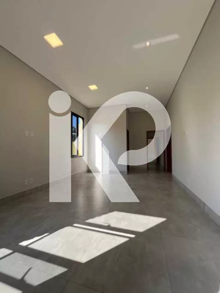 Casa de Vila à venda com 2 quartos, 420m² - Foto 1