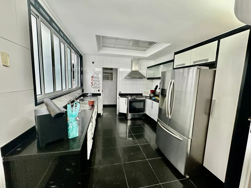 Apartamento, 4 quartos, 215 m² - Foto 1