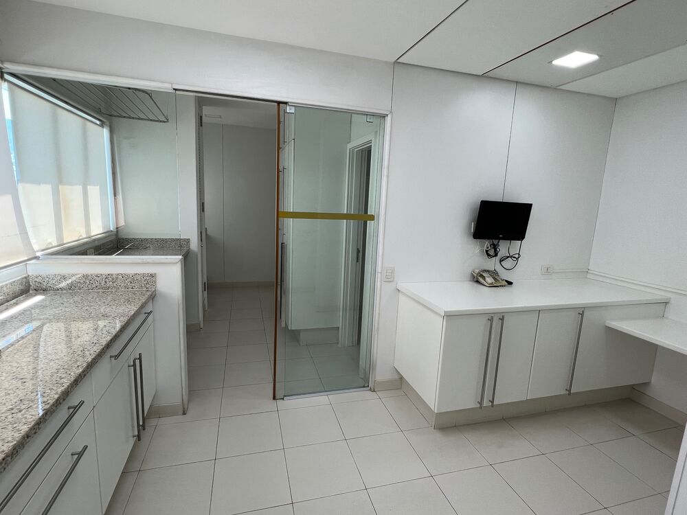 Apartamento para alugar com 3 quartos, 350m² - Foto 6