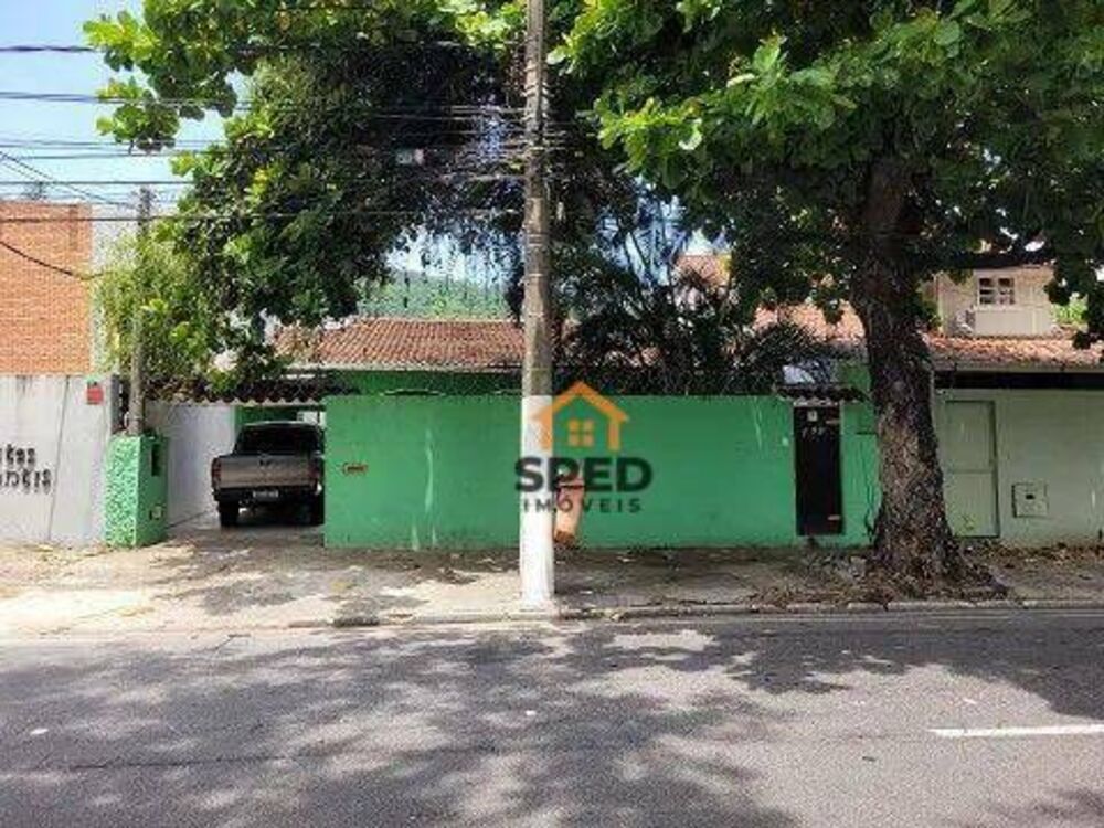 Casa, 5 quartos, 271 m² - Foto 1