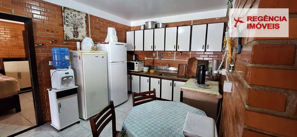 Casa, 6 quartos, 250 m² - Foto 2