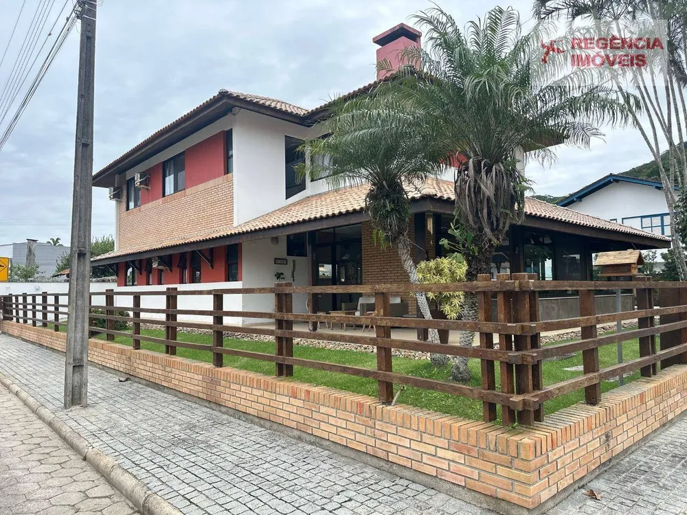 Casa, 6 quartos, 292 m² - Foto 1
