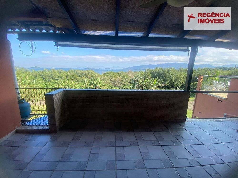 Casa para alugar com 3 quartos, 230m² - Foto 1