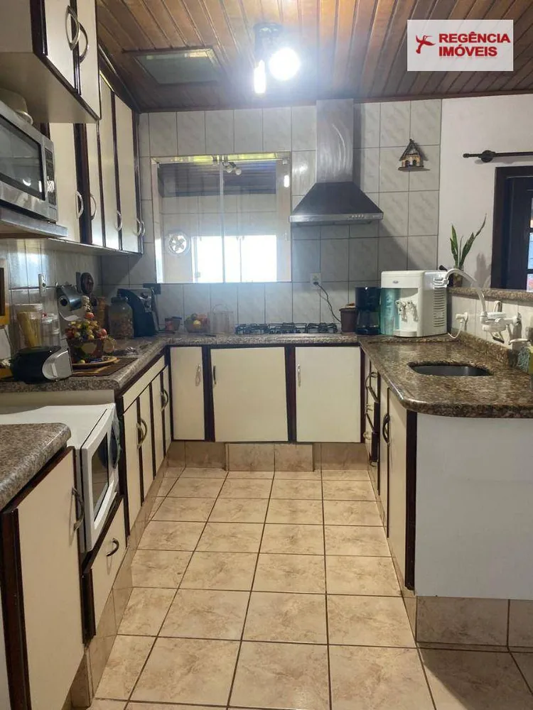 Casa, 3 quartos, 230 m² - Foto 17